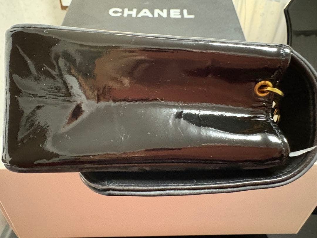 CHANEL マトラッセエナメルショルダーバッグ