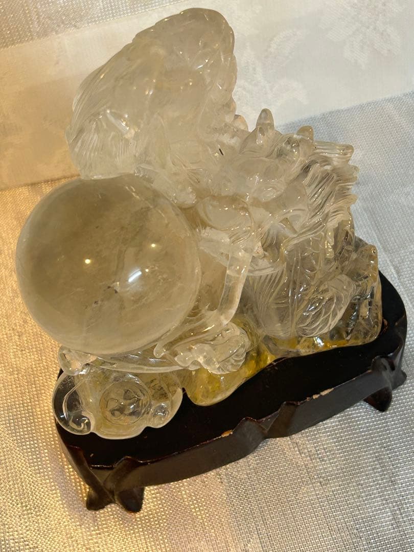 天然水晶 彫刻品 風水置物 龍と水晶球 1527g