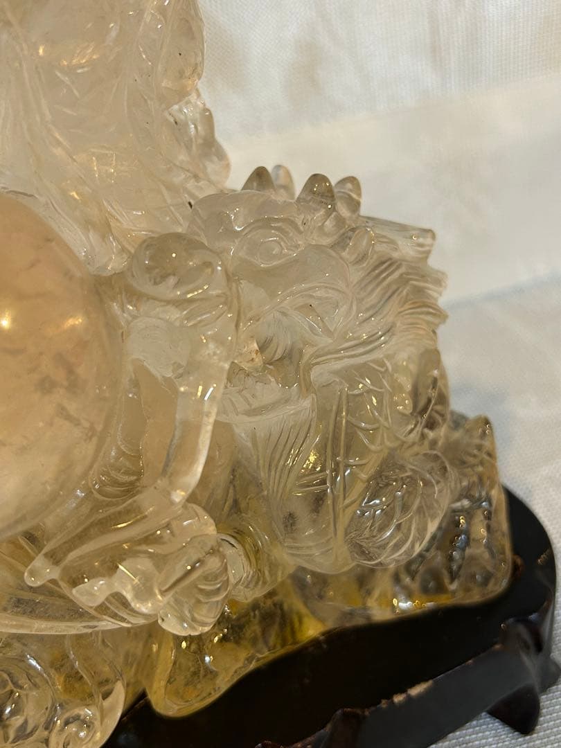 天然水晶 彫刻品 風水置物 龍と水晶球 1527g