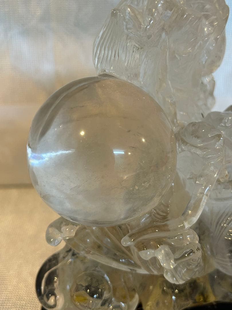 天然水晶 彫刻品 風水置物 龍と水晶球 1527g