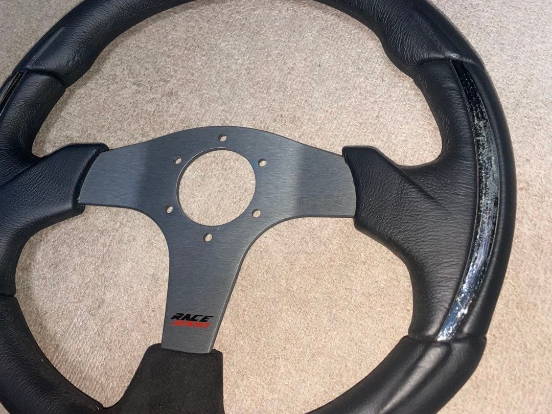P極美品！ほぼ新品MOMO RACE 3000ステアリング 絶版廃番品 希