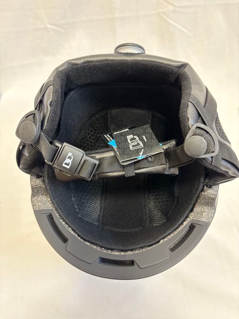 【送料無料】 DICE (ダイス) D8 軽量 スキー スノーボード ヘルメット