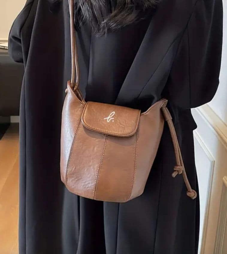 新品　Agnes bロゴ ブラウン　ショルダーバック　アニエス・ベー