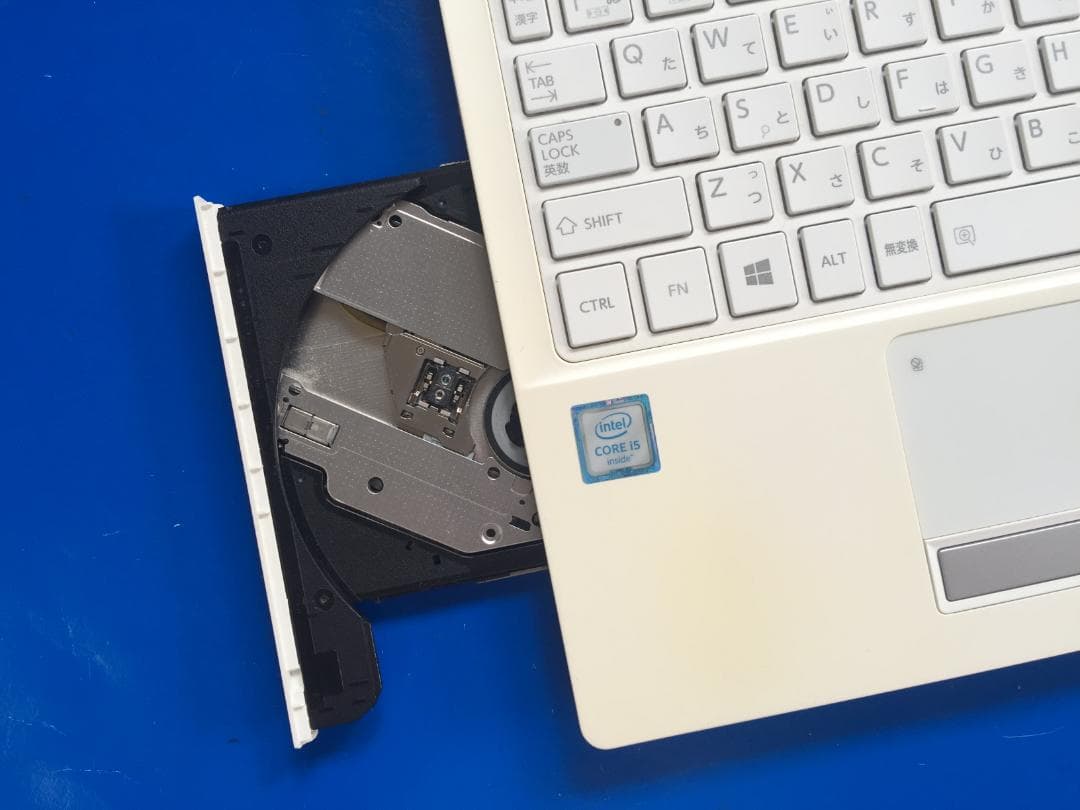 東芝 dynabook RX73/TWP フルHD 13.3型コンパクトノート