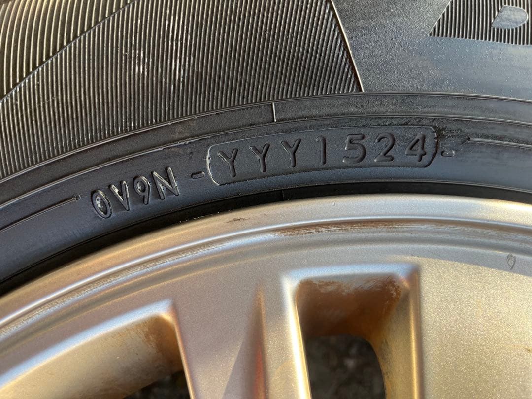 エスクァイア純正15インチタイヤホイール4本セットほとんど履いてません！値下げ！