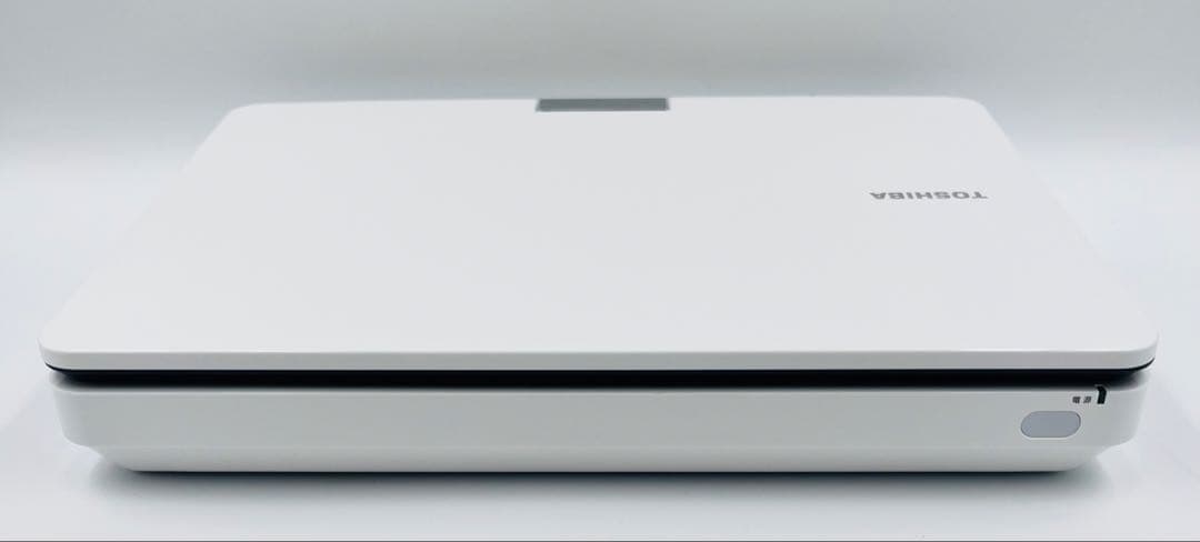 【美品】TOSHIBA ポータブルDVDプレーヤー SD-P1010S レグザ