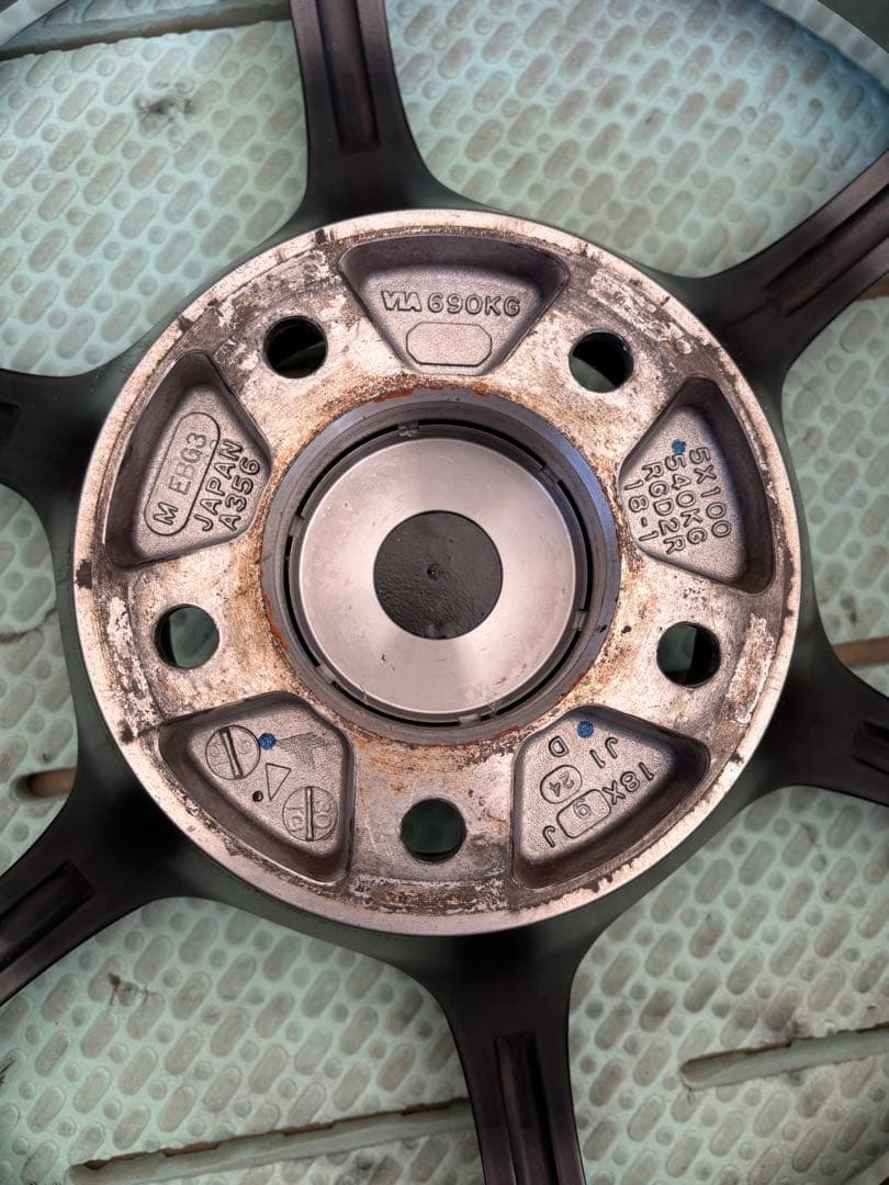 よちさん専用ADVAN Racing RG-D2 18インチ GTRdesign