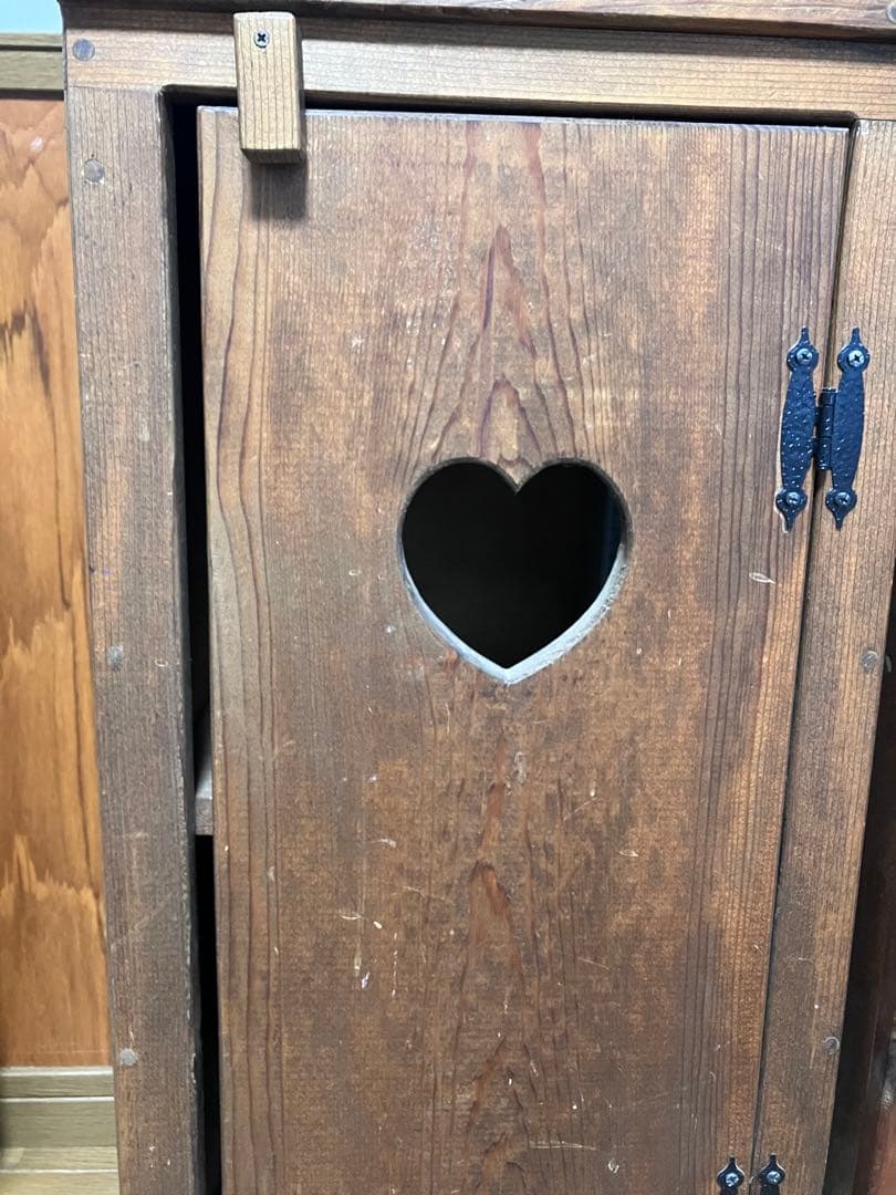 カントリー家具　ハートのキャビネットA