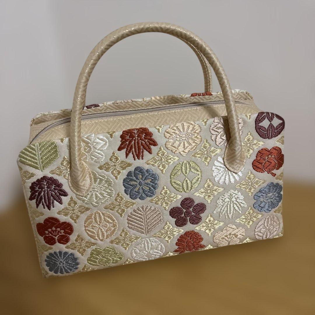 正月　成人式　初釜　茶会　和装バッグ 多色刺繍 利休バッグ 正絹　未使用　居東屋