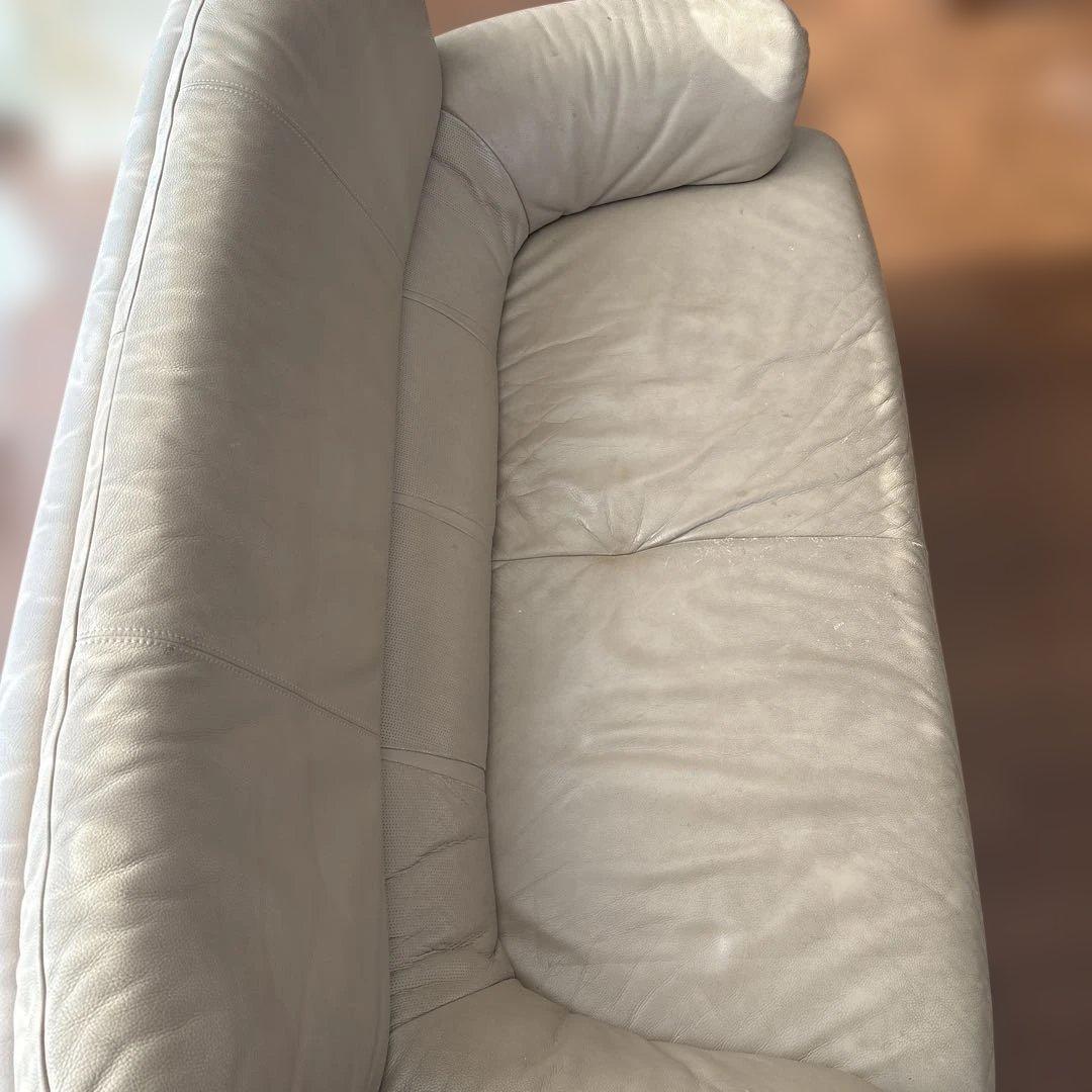 カリモク　ライトベージュ レザー 2人掛けソファ　2月14日まで