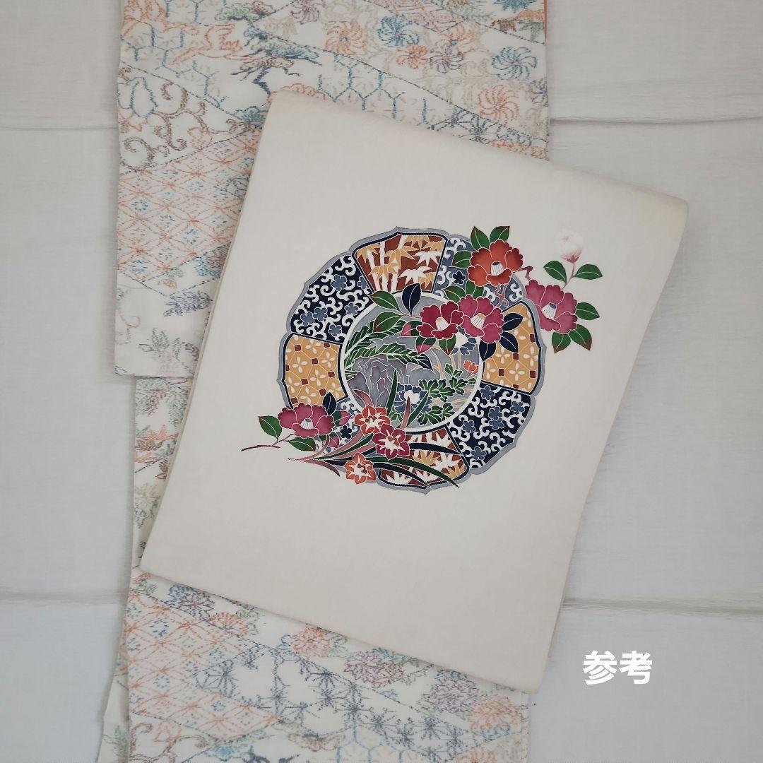 美品　縦節紬　やわらかな春色　松皮菱取吉祥四季花紋　真綿系