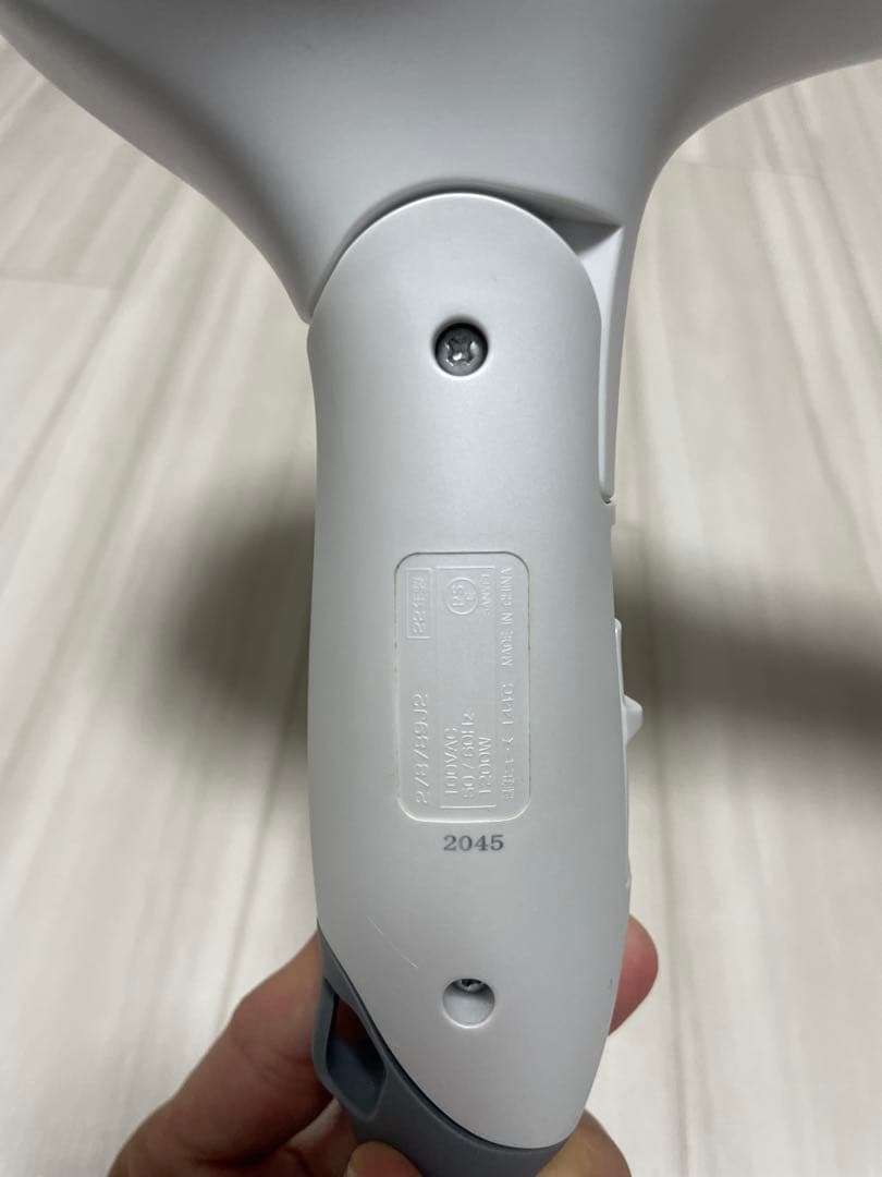 2023年購入 アムウェイ サテニーク バランスイオン ヘア ドライヤー ↓