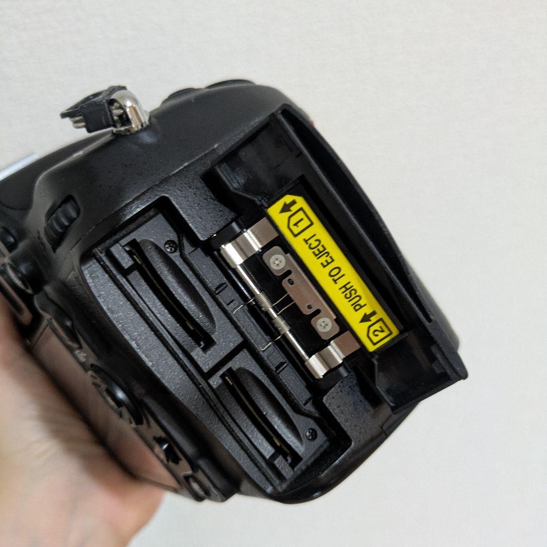 【ボディのみ】Nikon D7000 デジタル一眼レフカメラ