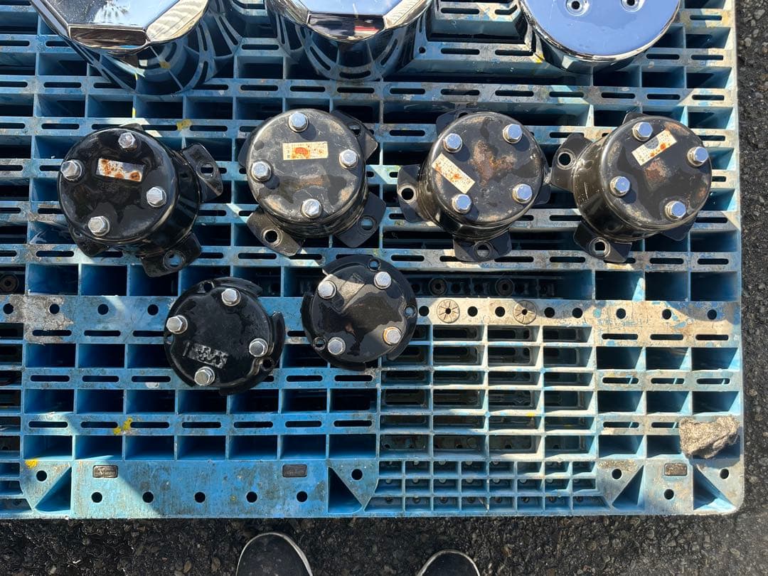 エアロカバー　スーパーグレート　大型　三菱　ふそう　22.5インチ8穴1台セット