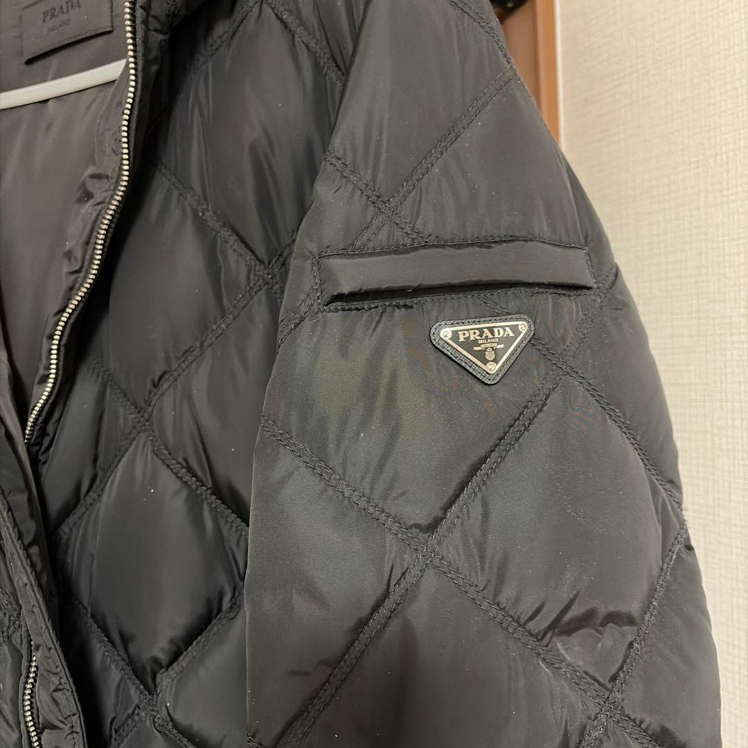 PRADA プラダ メタルロゴ ワッペン フーデッド ダウン ジャケット 52