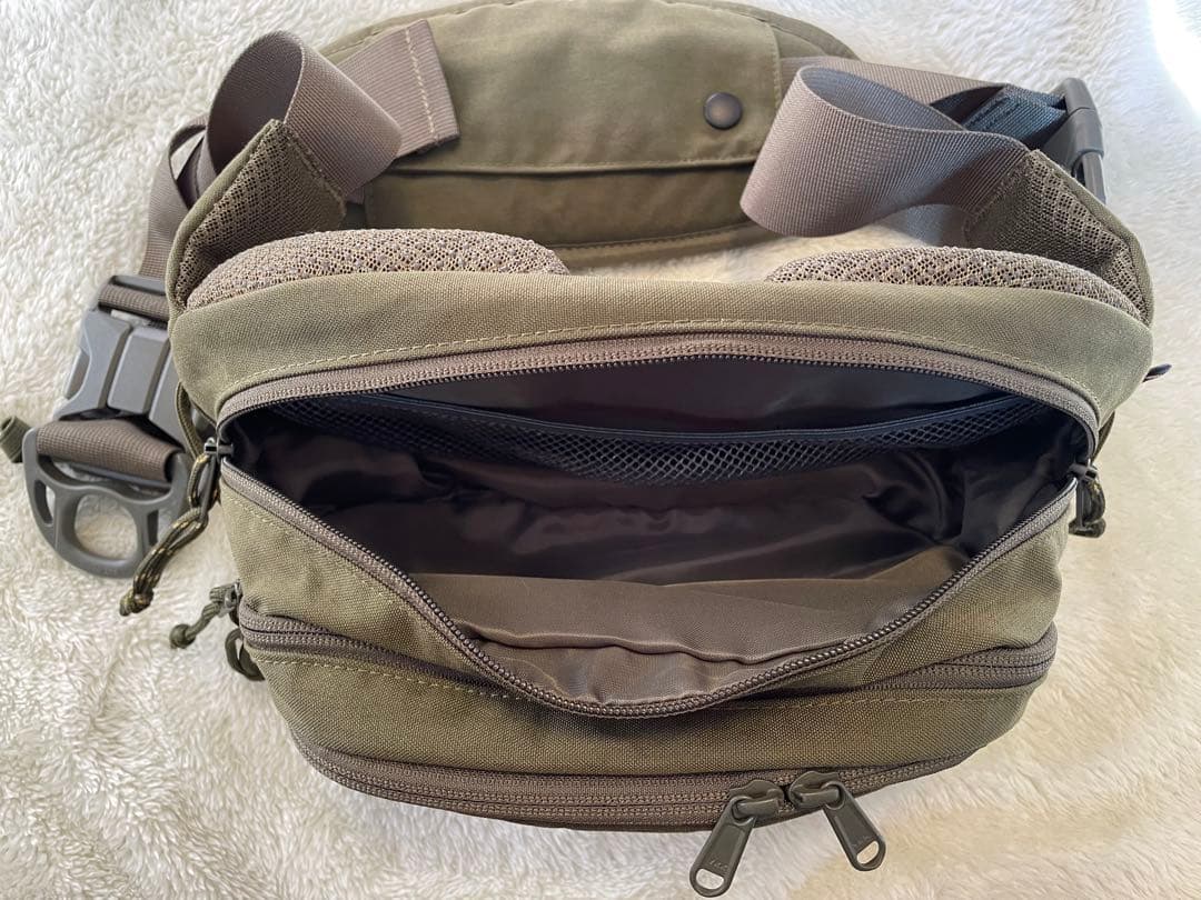 【Hugoo】ヒップシート （カーキ）