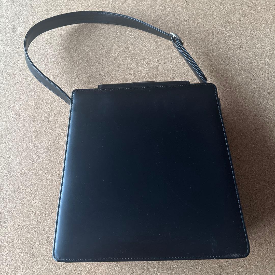 Burberry ブラックショルダーバッグ