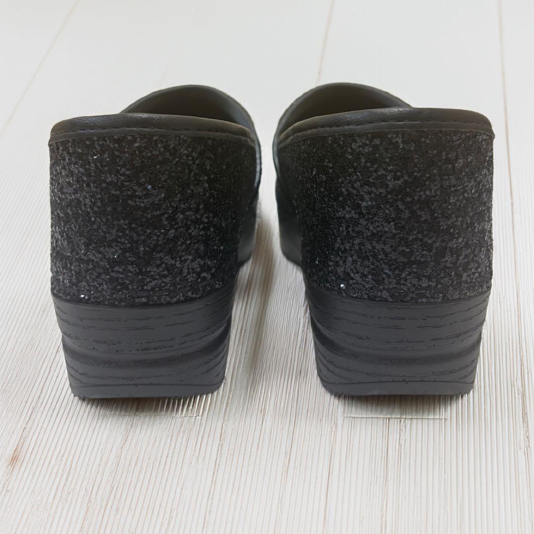 靴 dansko Professional. Black Glitter/ 38