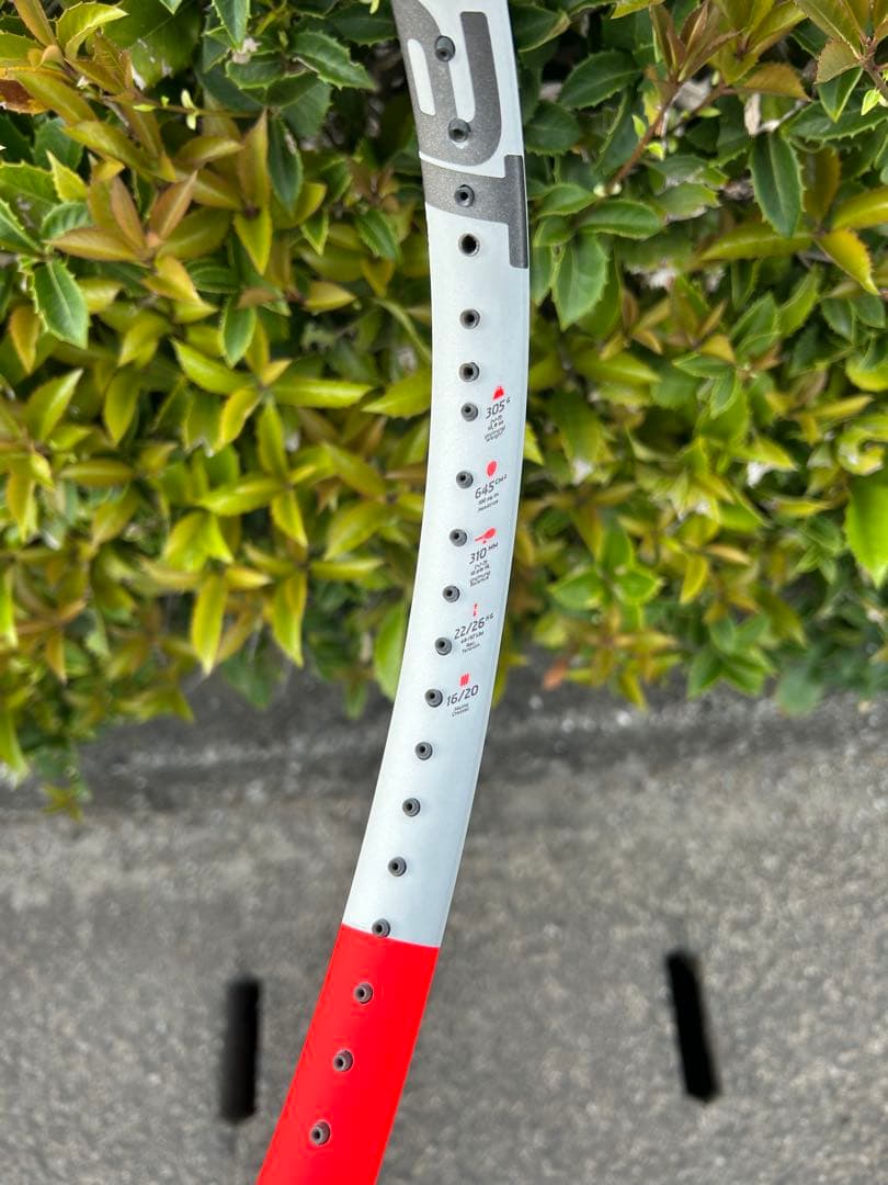 バボラ　ピュアストライク　テニスラケット　16×20 G1