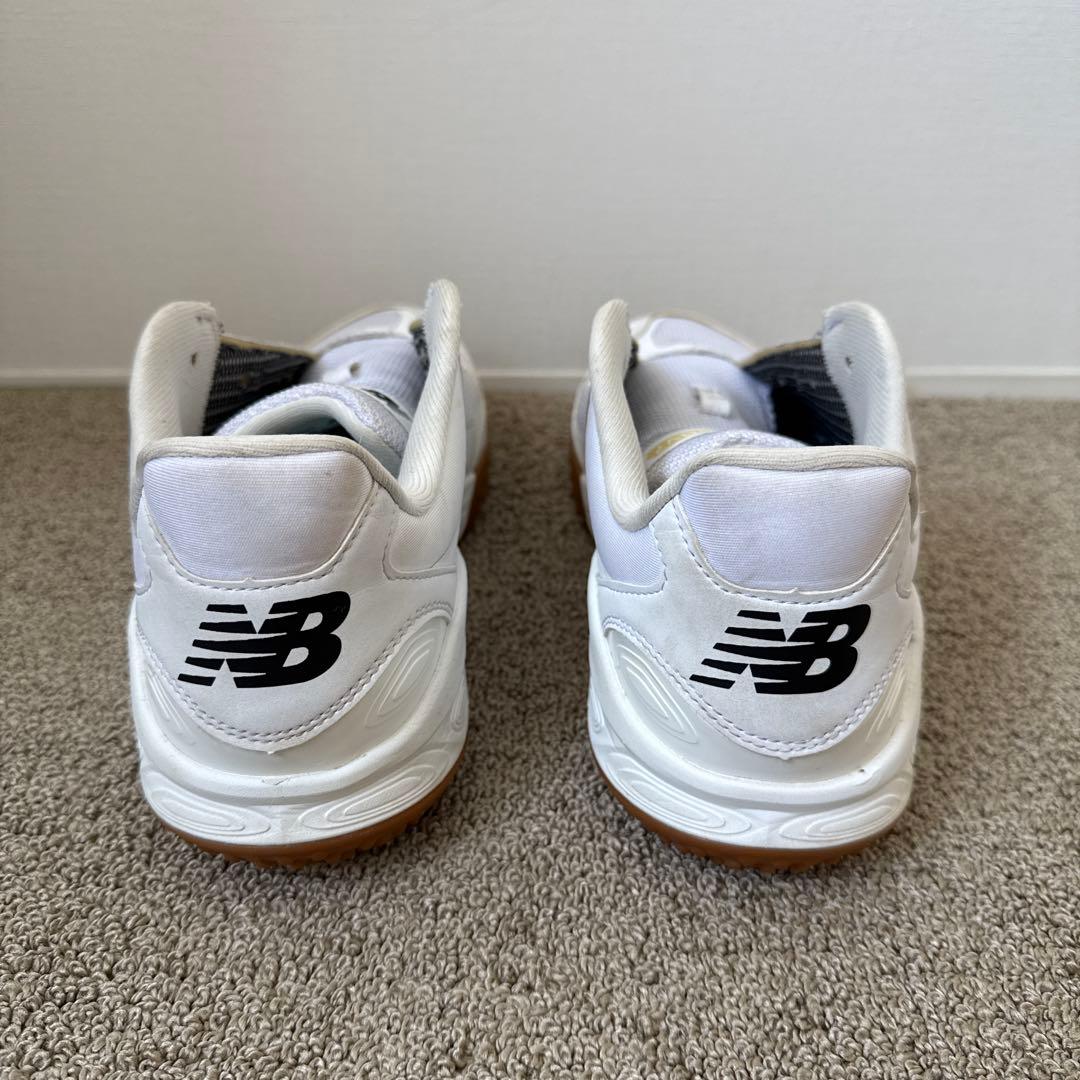 扇風機　New Balance 3000v7 トレーニングシューズ