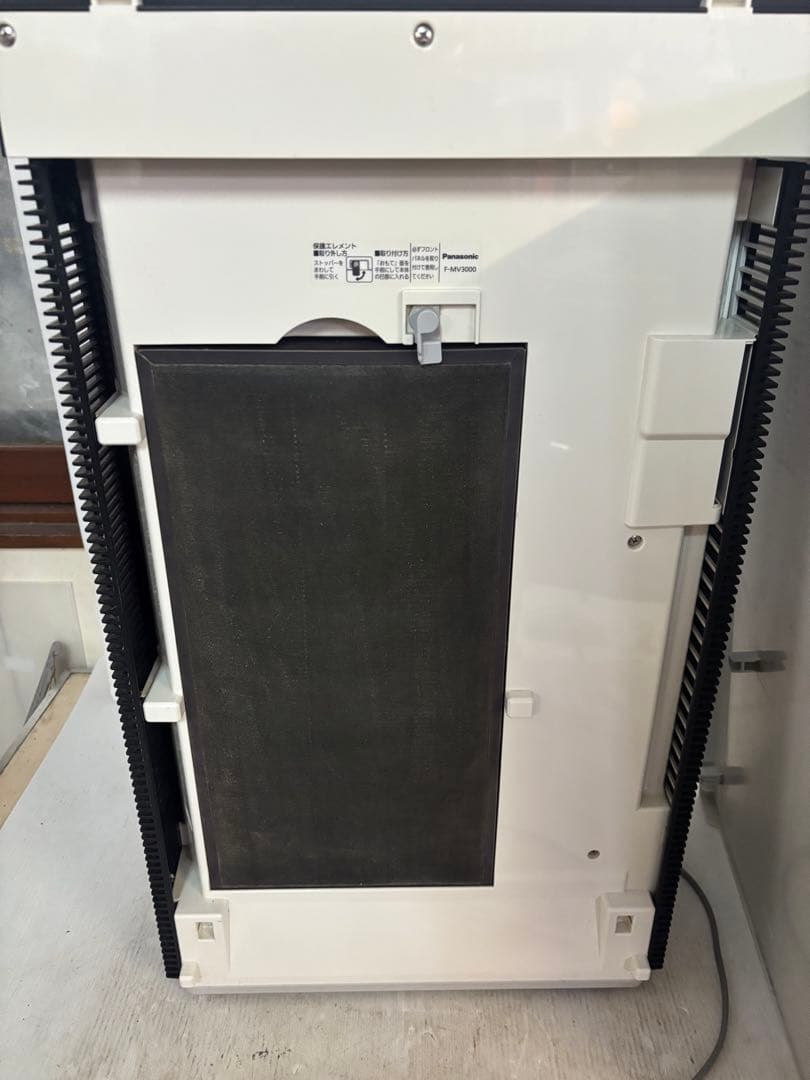 パナソニック 空間除菌脱臭機 ジアイーノ　F-MV3000