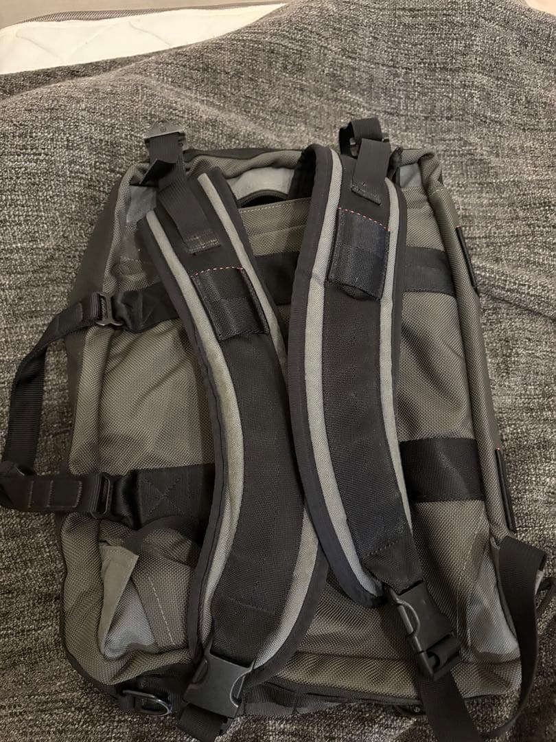 ブリーフィング　ビームスプラス別注3WAYバッグ　チャコールグレー