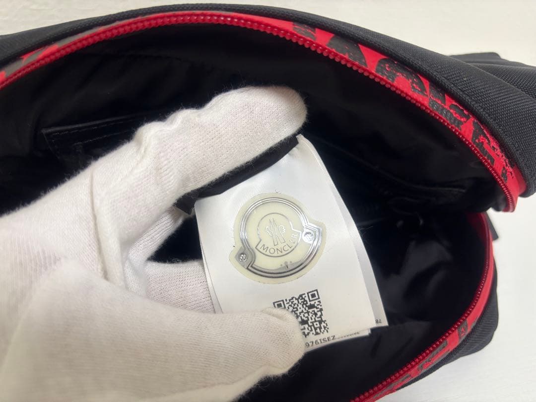 美品 MONCLER モンクレール ナイロン ショルダーバッグ 黒 赤