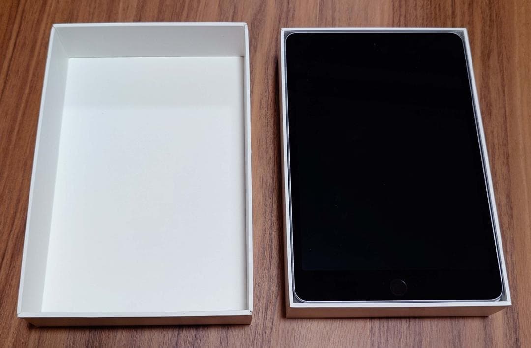 Apple iPad mini 4 Wi-Fi 128GB 整備済品 動作確認済