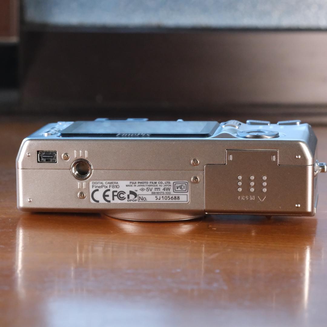 d*7様 FUJIFILM　Finepix　F810　超美　ちょい残念　カードも