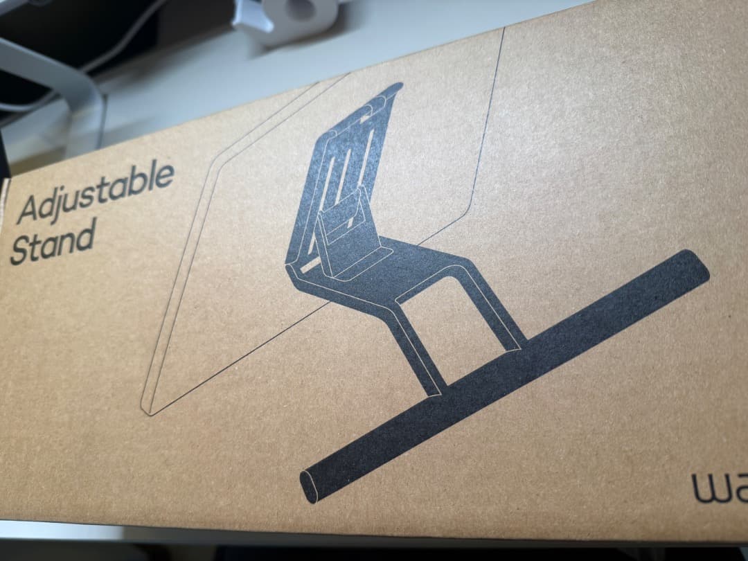 新型 Cintiq 16 (DTK168) + Adjustable Stand