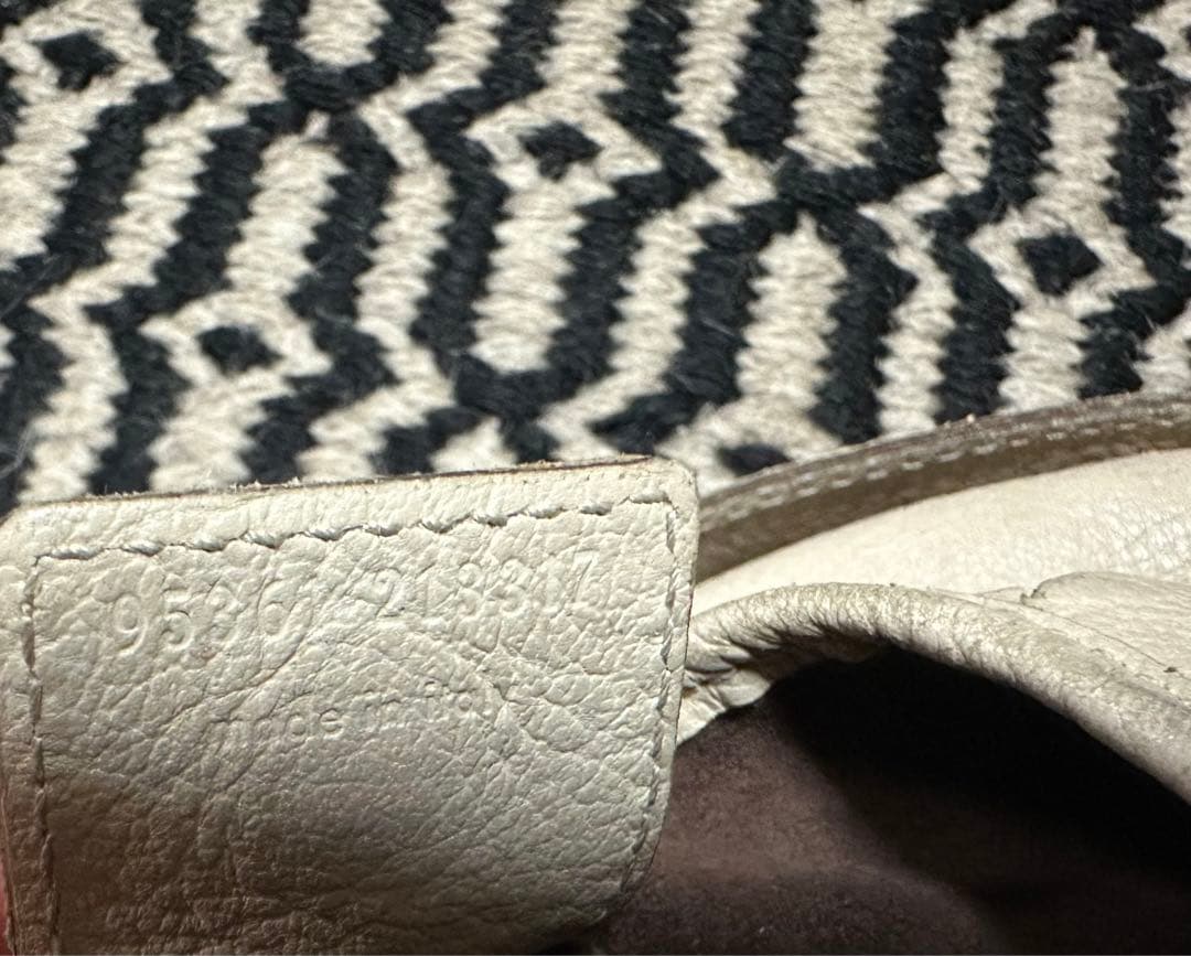 イブサンローランMOMBASAモンバサバッグベージュ革ショルダー希少トムフォード