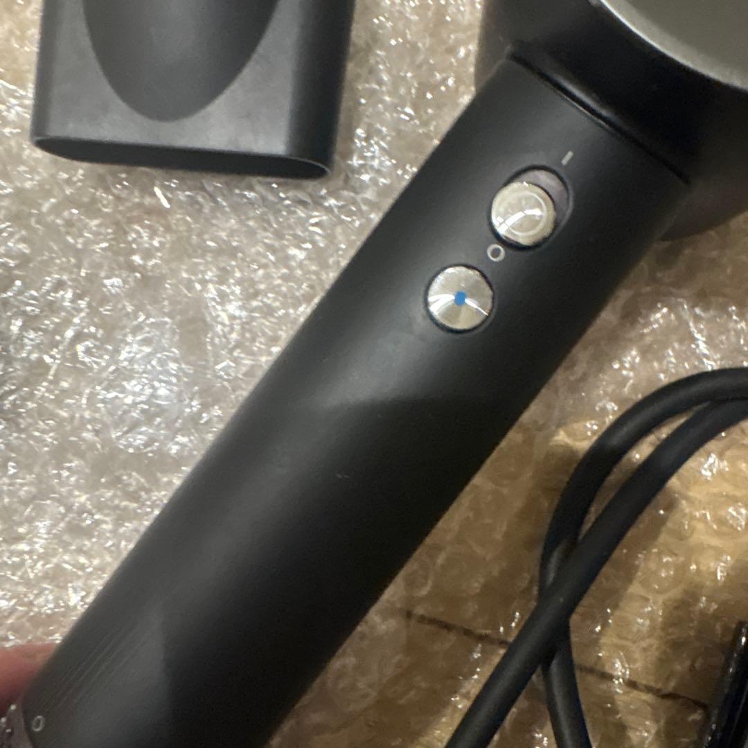 ダイソンドライヤー　ブラック