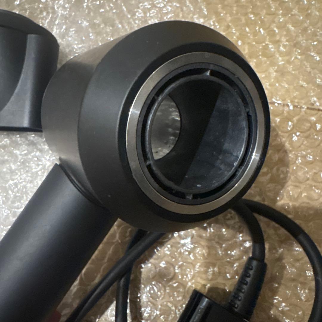 ダイソンドライヤー　ブラック