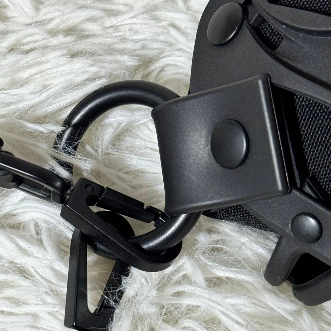 新品未使用✨INNERRAUM panelled phone pouch 完売品