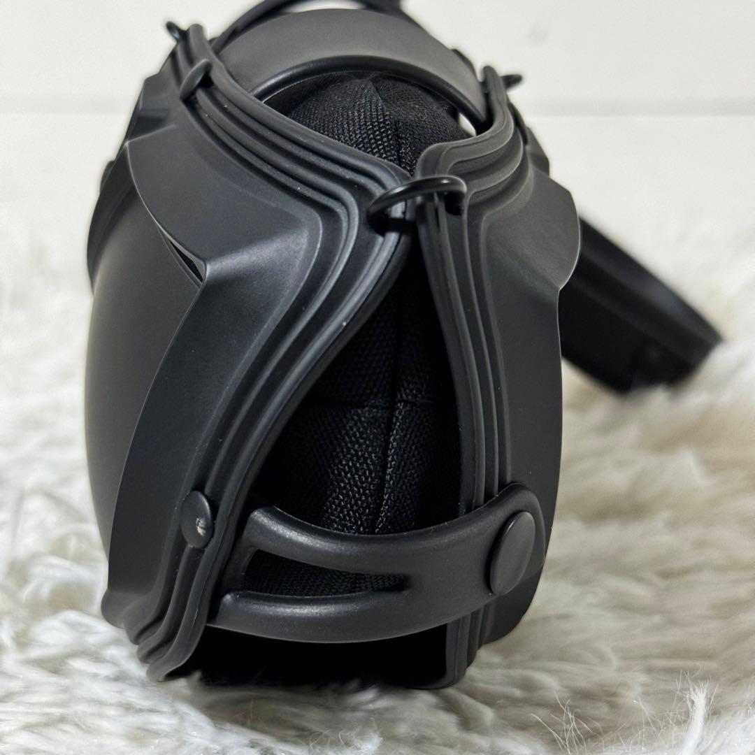 新品未使用✨INNERRAUM panelled phone pouch 完売品