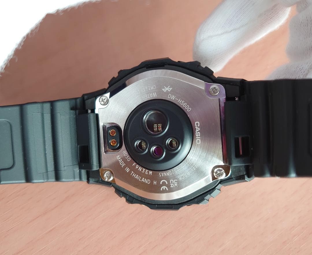 【美品】 G-SHOCK DW-H5600-1JR G-SQUAD 光学式センサ