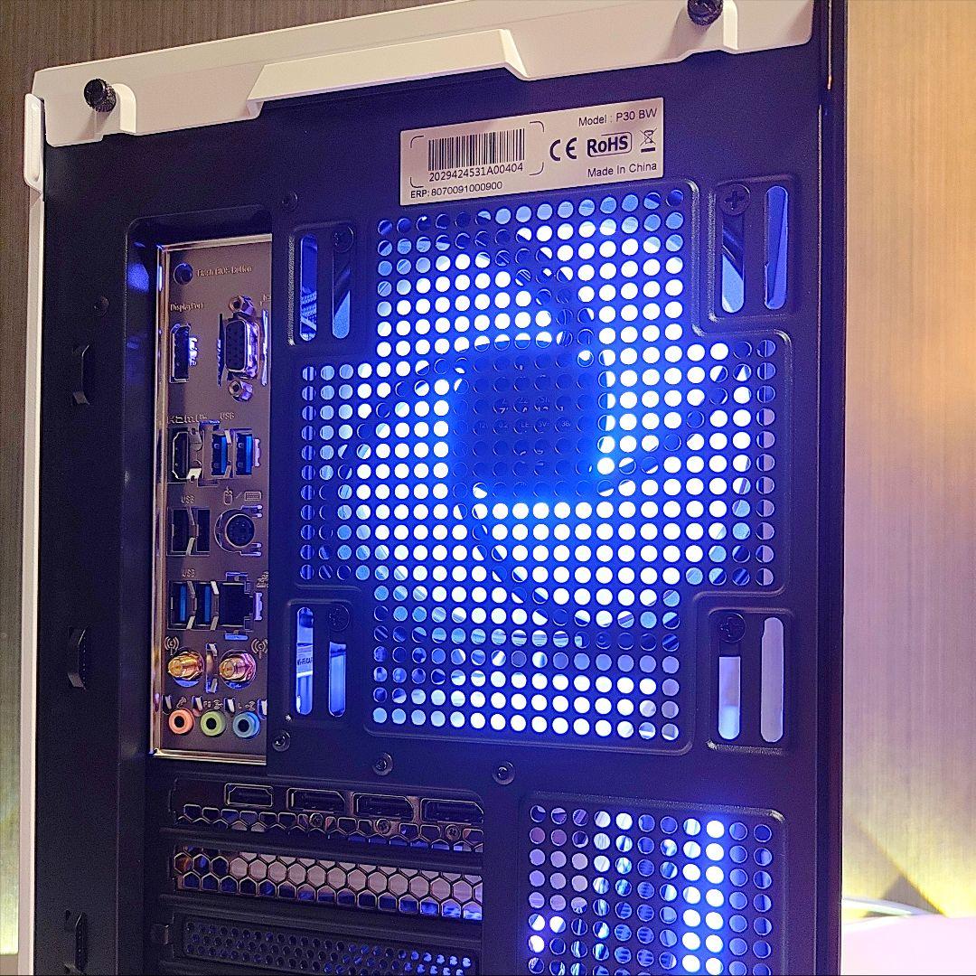 新品【光る高性能 白/黒 ゲーミングPC】デスクトップ／2面ガラス ピラーレス