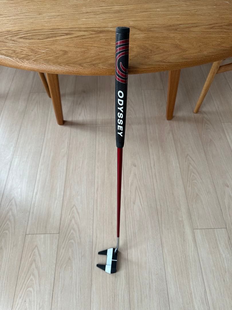 ODYSSEY ホワイトホット　VERSA SEVEN（右利き用）　パター