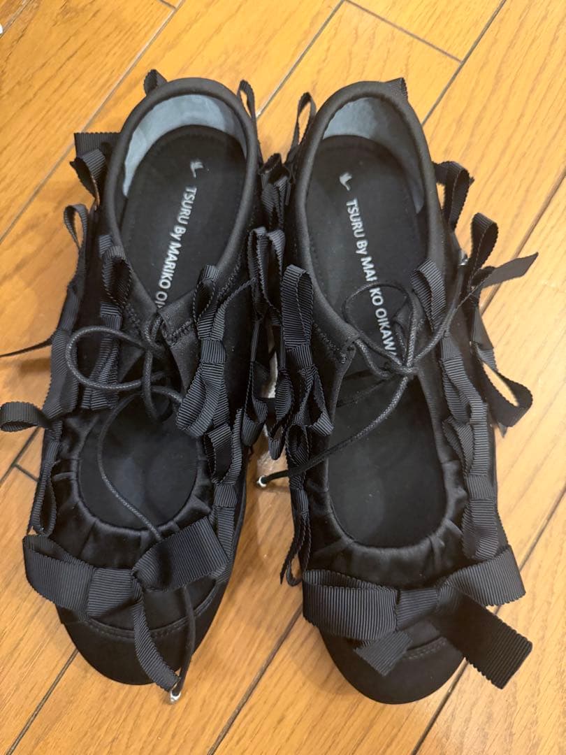 TSURU ブラック フラットシューズ