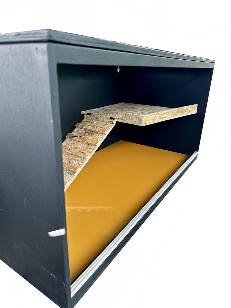 爬虫類ゲージ　※写真はオプション(別売り)2階&ガラス使用になります。