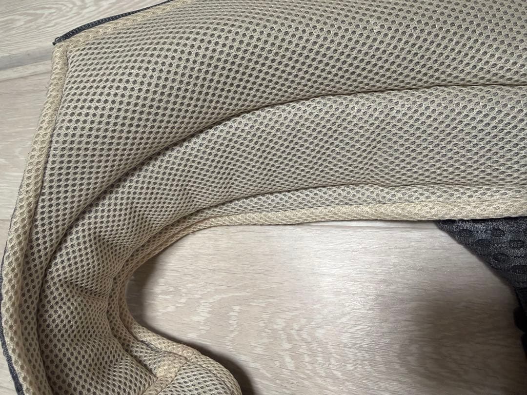 bebe swan メッシュ抱っこ紐　グレー