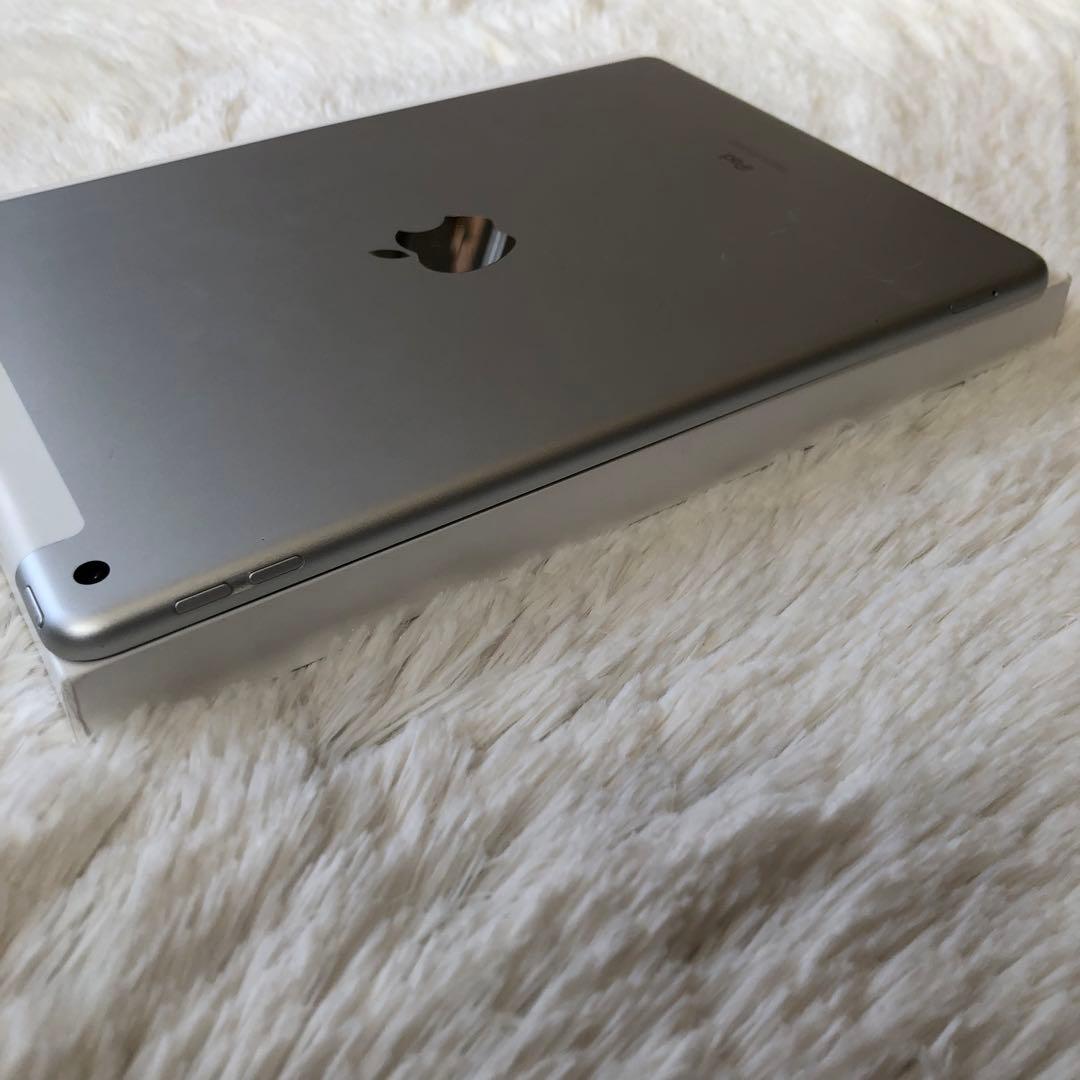 【早い者勝ち！】iPad 第8世代 128GB SIMフリー 【すぐ発送】