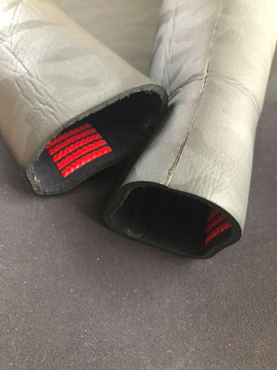 ウェットスーツ　3ミリ