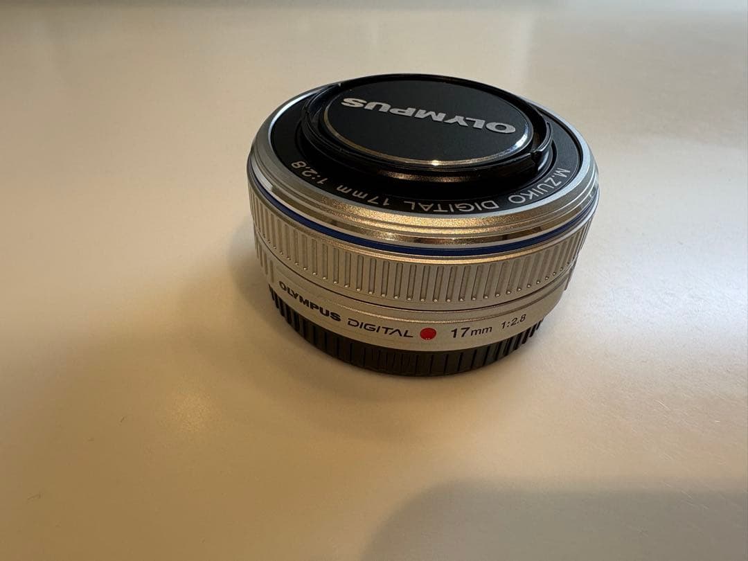 M.ZUIKO DIGITAL 17mm f/2.8 パンケーキレンズ