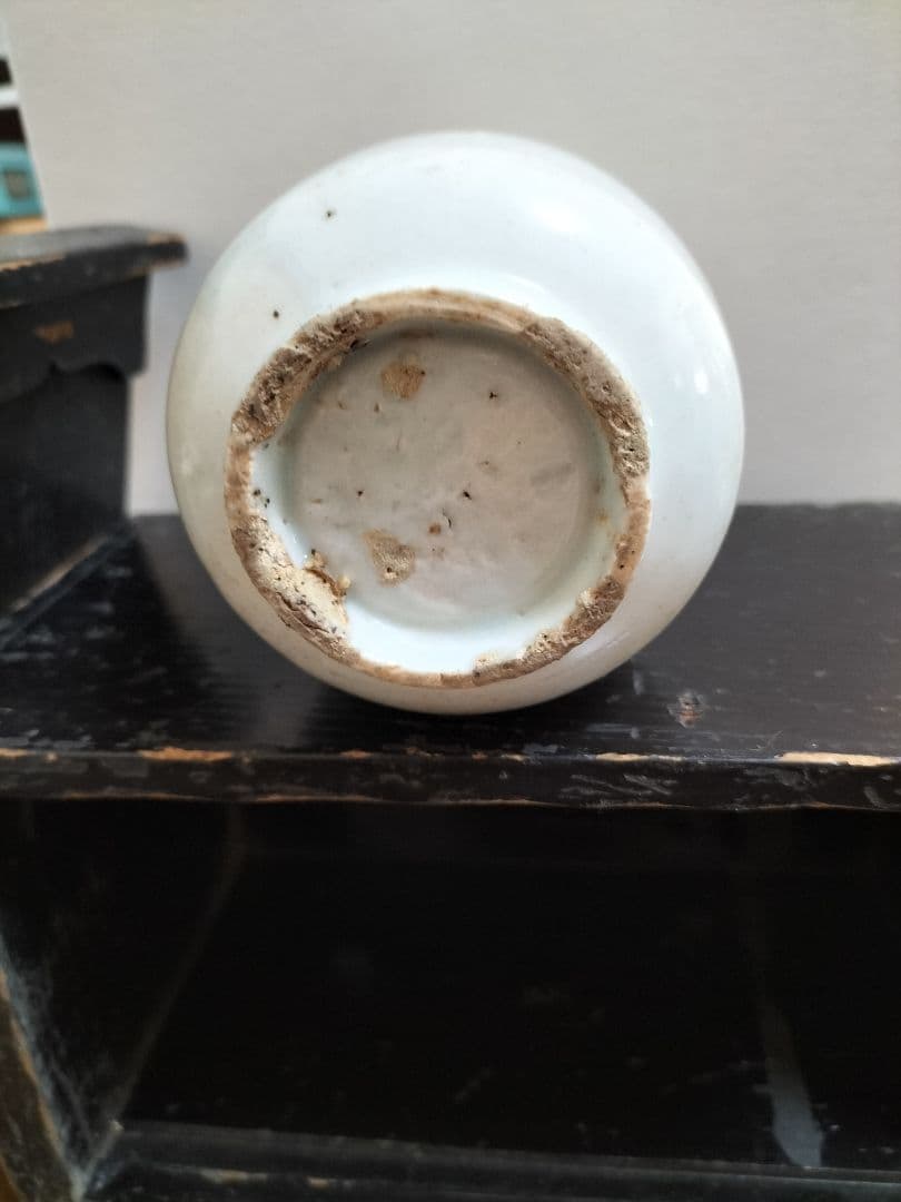 李朝初期　砂高台白磁徳利