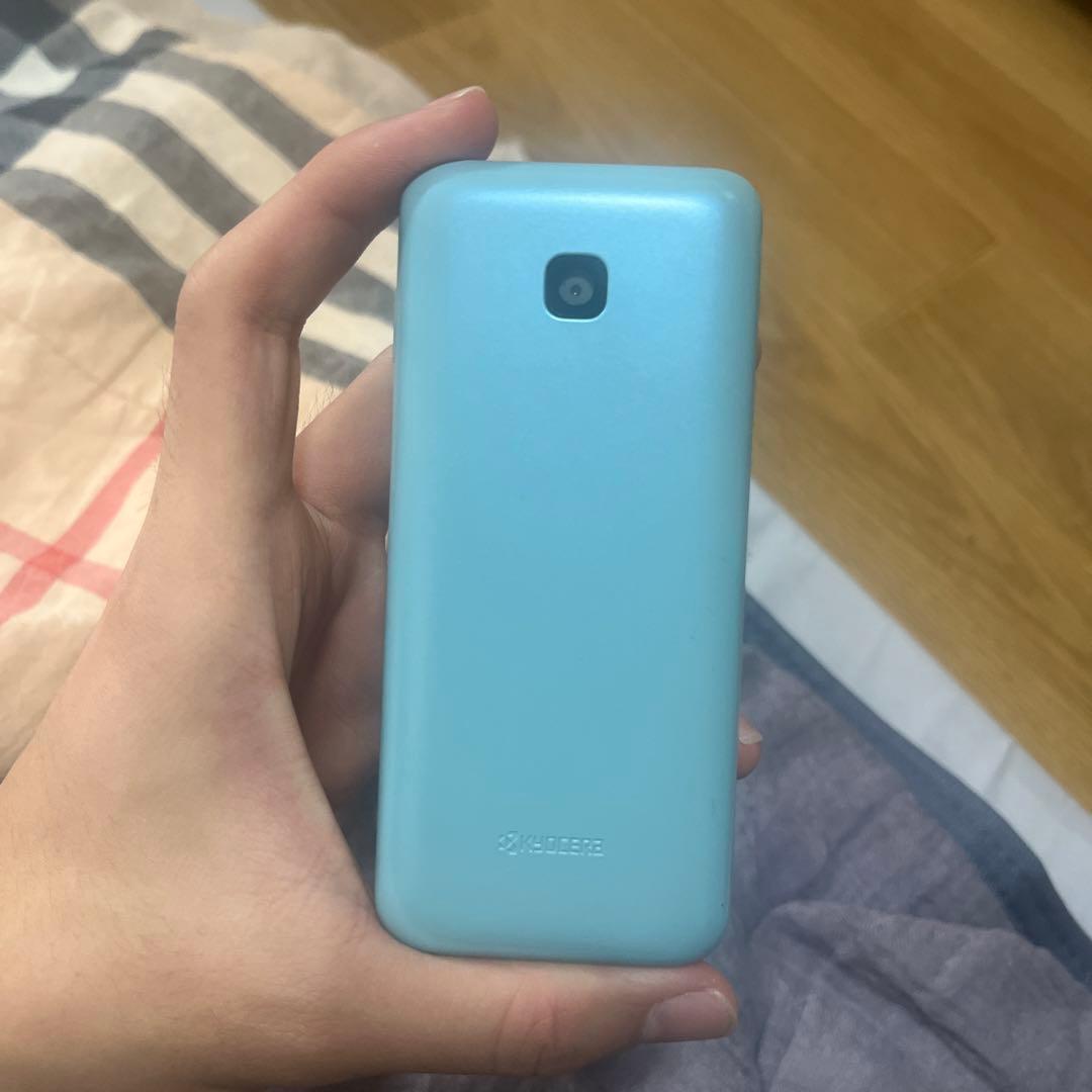 au HITACHI GRATINA KYF42 折りたたみ式携帯電話 水色