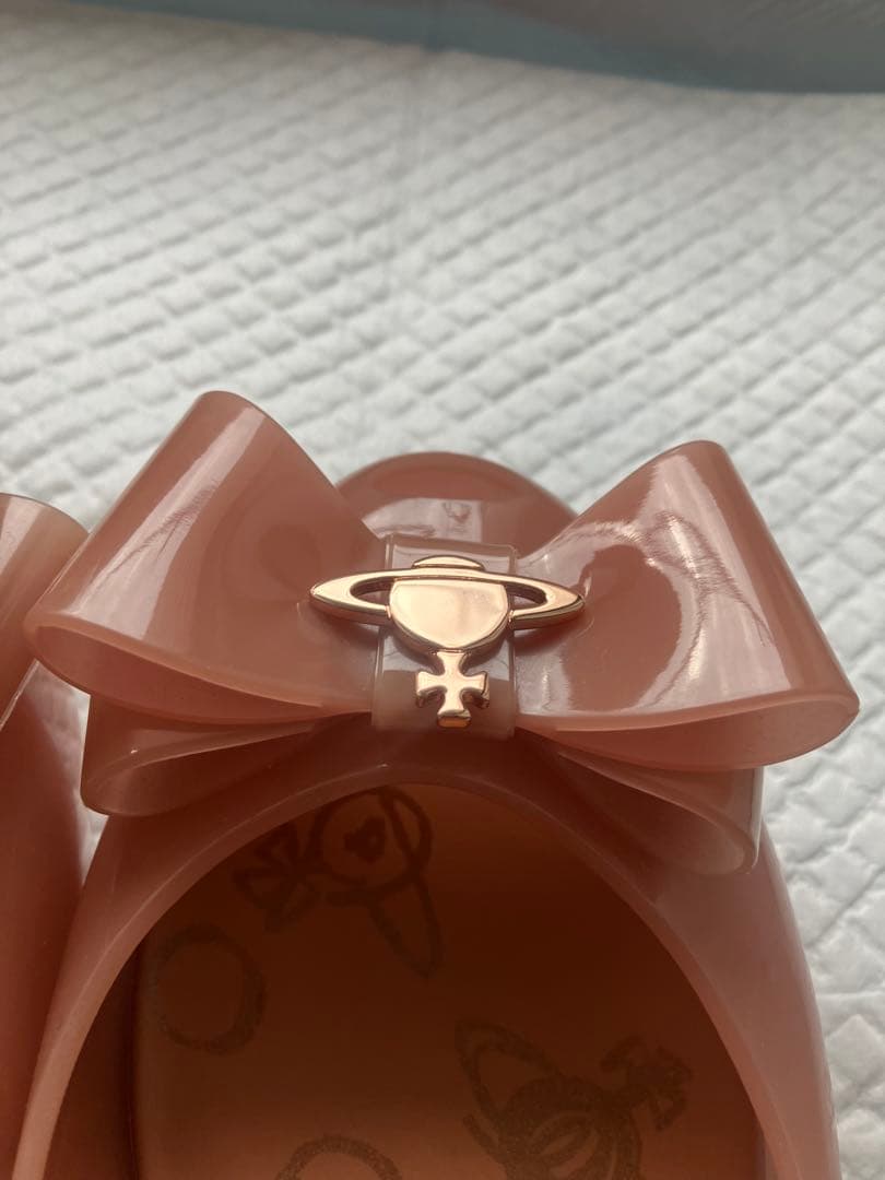 リボン付きフラットシューズ　Vivienne Westwood Melissa