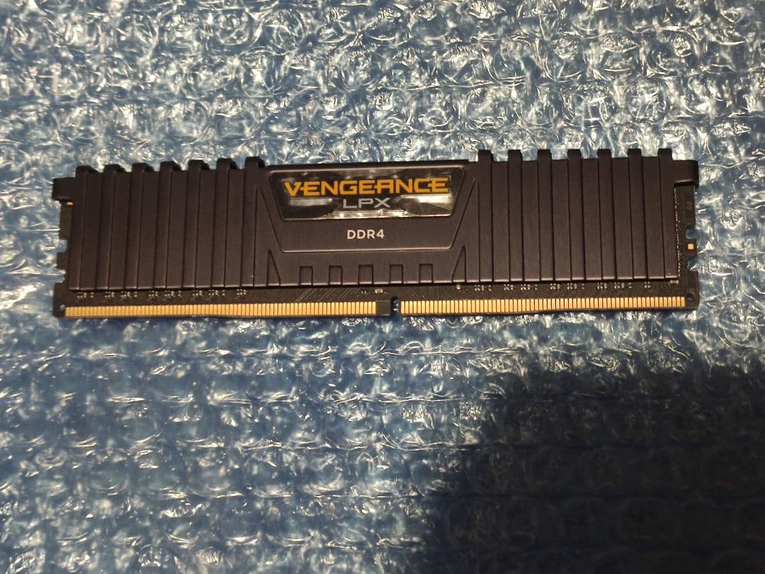 Corsairデスクトップ用メモリ 16GB DDR4 2666 動作品OC向け