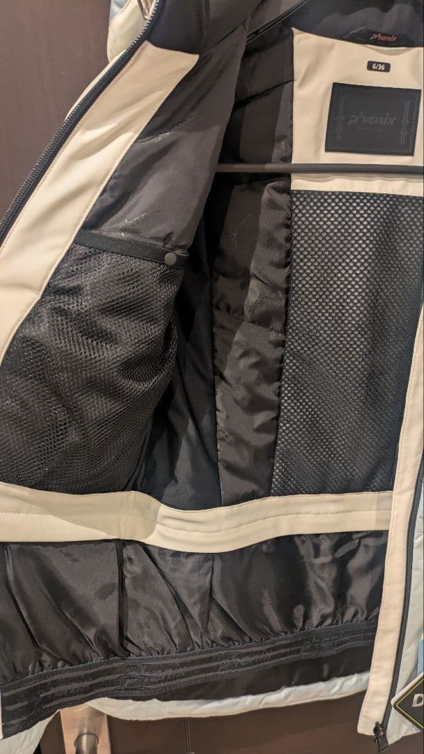 新品 phenix フェニックス スキーウェア 女性用　ホワイト/ライトブルー