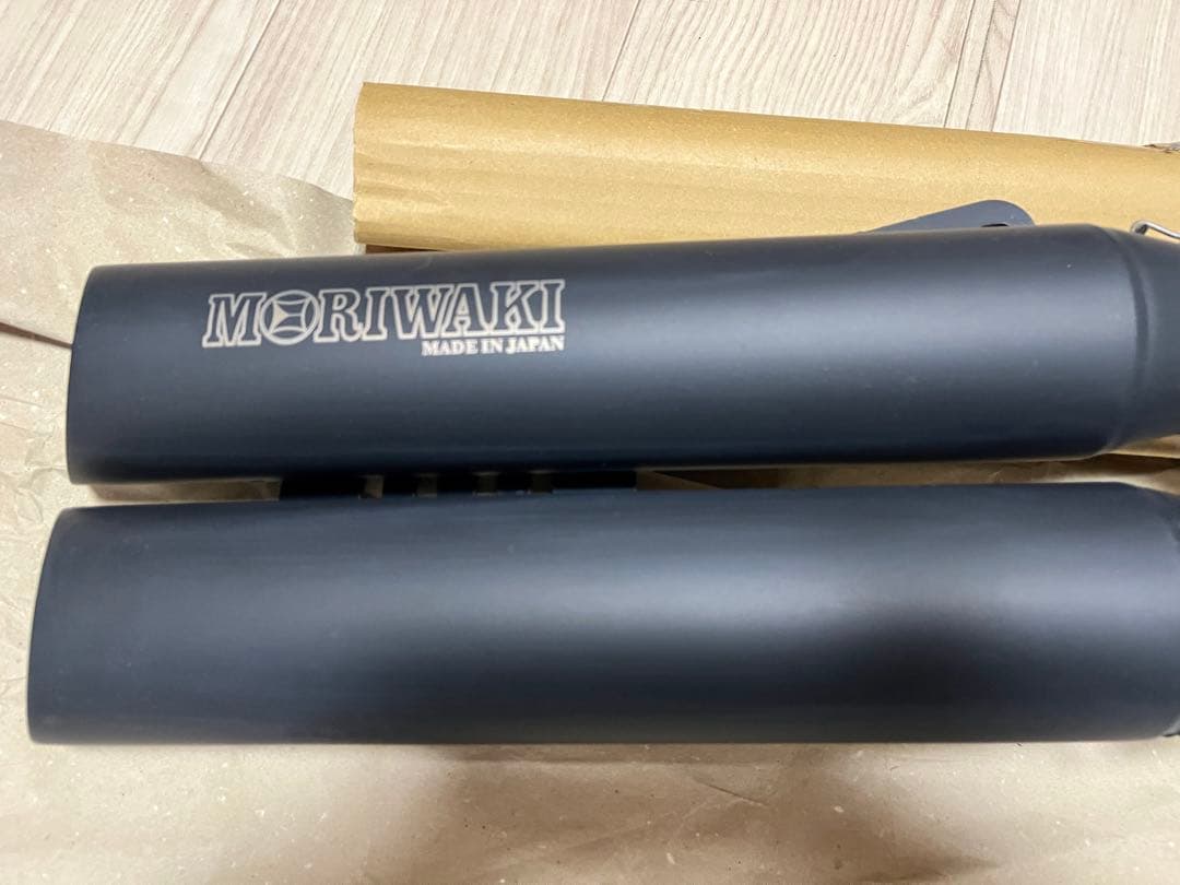 エリミネータースリップオンマフラー モリワキ　CROSS TWIN BLACK